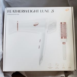 T3 Micro FEATHERWEIGHT LUXE 2i + BRUSH HAIRDRYER